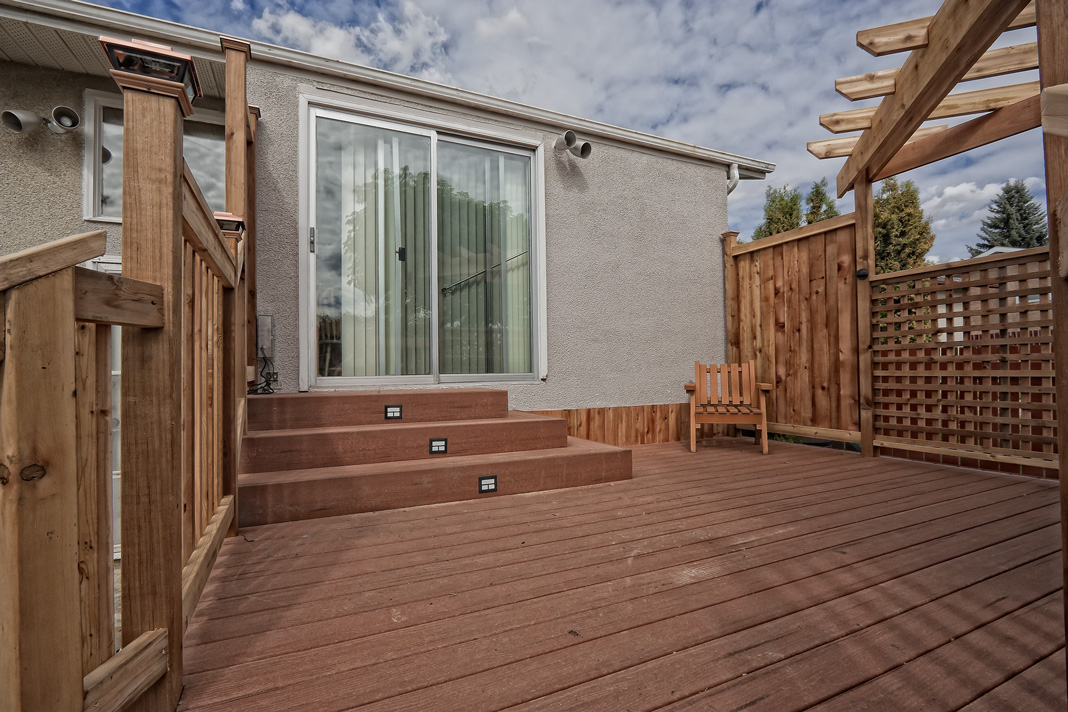 cedar deck build Edmonton 3