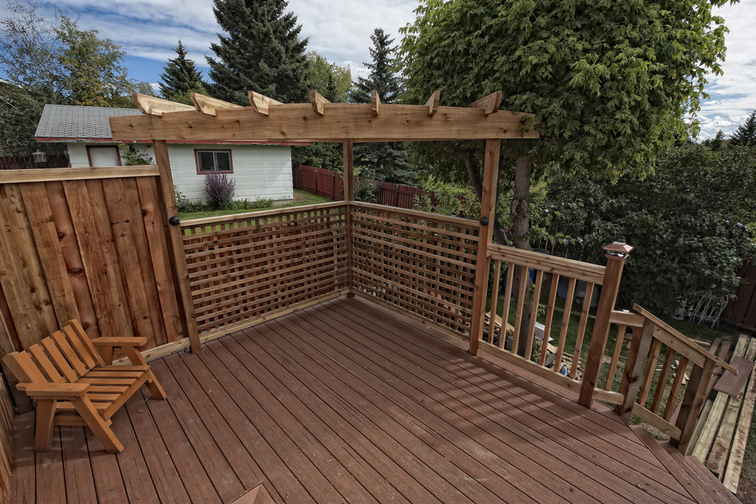 cedar deck build Edmonton 6