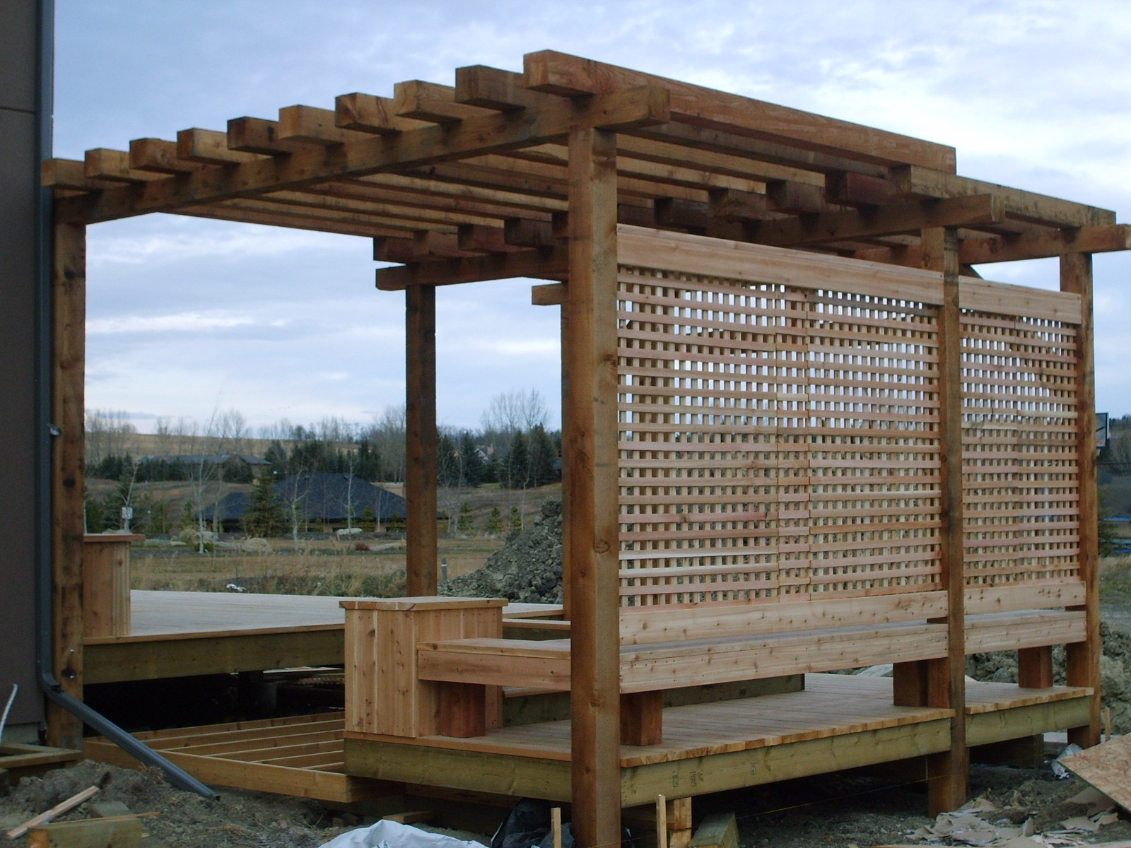 Custom Deck Features That Transform Your Edmonton Backyard